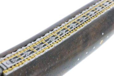 Couteau Prestige Forge de Laguiole Rambaud Plein Manche Double Platines en Noyer Envol de l’Abeille 3D