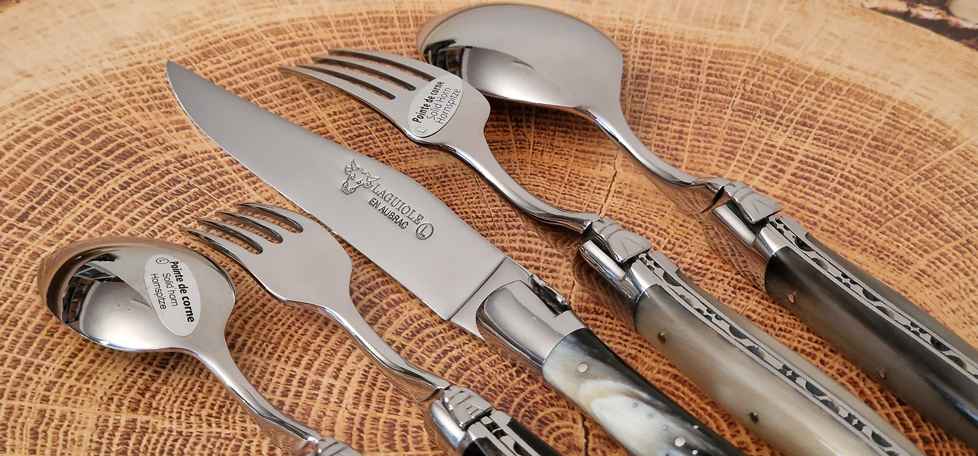Ancien couvert à gigot en corne de bovin et inox de 21 cm