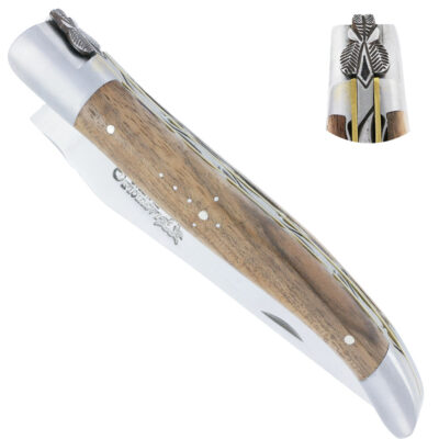 Couteau Laguiole en Aubrac 1 Pièce 12 cm Double Platines et ressort guillochés Manche en Noyer 2 Mitres Inox Brossé Lame Inox Brossé Mouche Prestige N°15