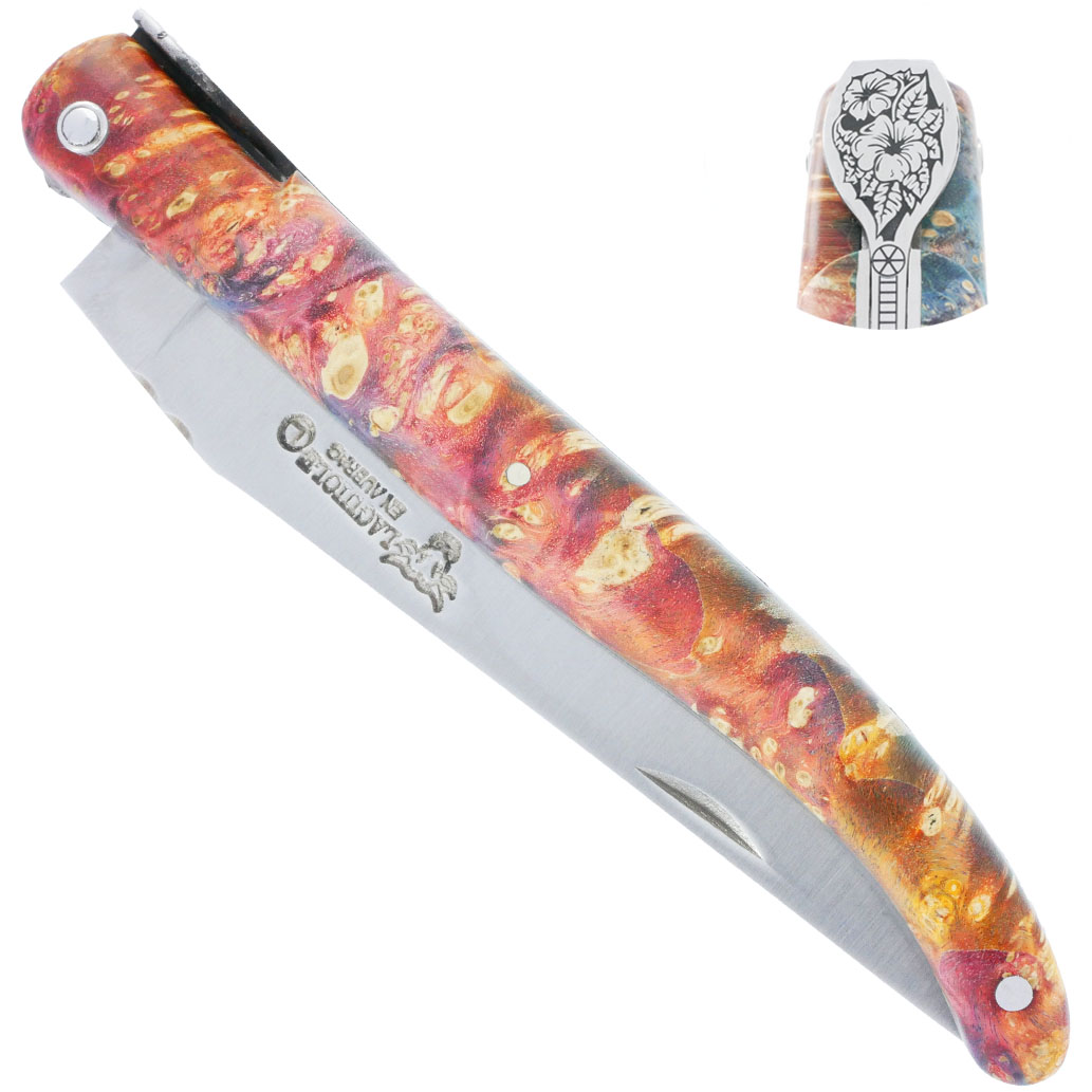 Couteau Laguiole en Aubrac Hibiscus Collection Jardin Secret 1 pièce 12 cm Plein Manche en Loupe de Sureau Teintée Orange et Bleu Ressort et Mouche Plate Gravés Motif Fleural Hibiscus