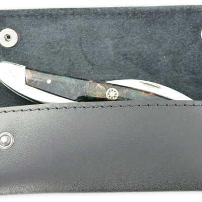 Sommelier Forge de Laguiole en Erable échauffé bleu Finition Inox brillant Gravure Chape Pinot Rivet Mosaique finition brillante